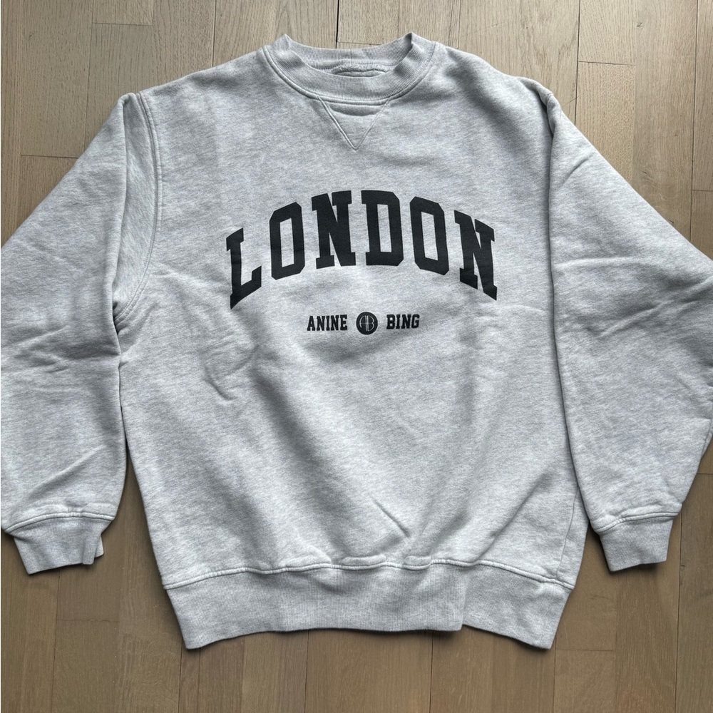 Anine Bing Ramona Sweatshirt University LONDON, Light Gray Crewneck Sweater - XS